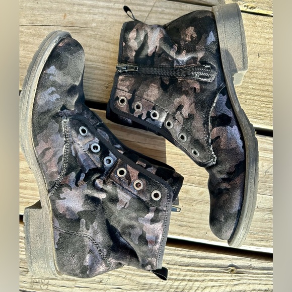 Dolce Vita Dark Pink Shimmer Camo Combat Moto Boots size 5|6 Faux Suede Sparkle - Picture 3 of 13